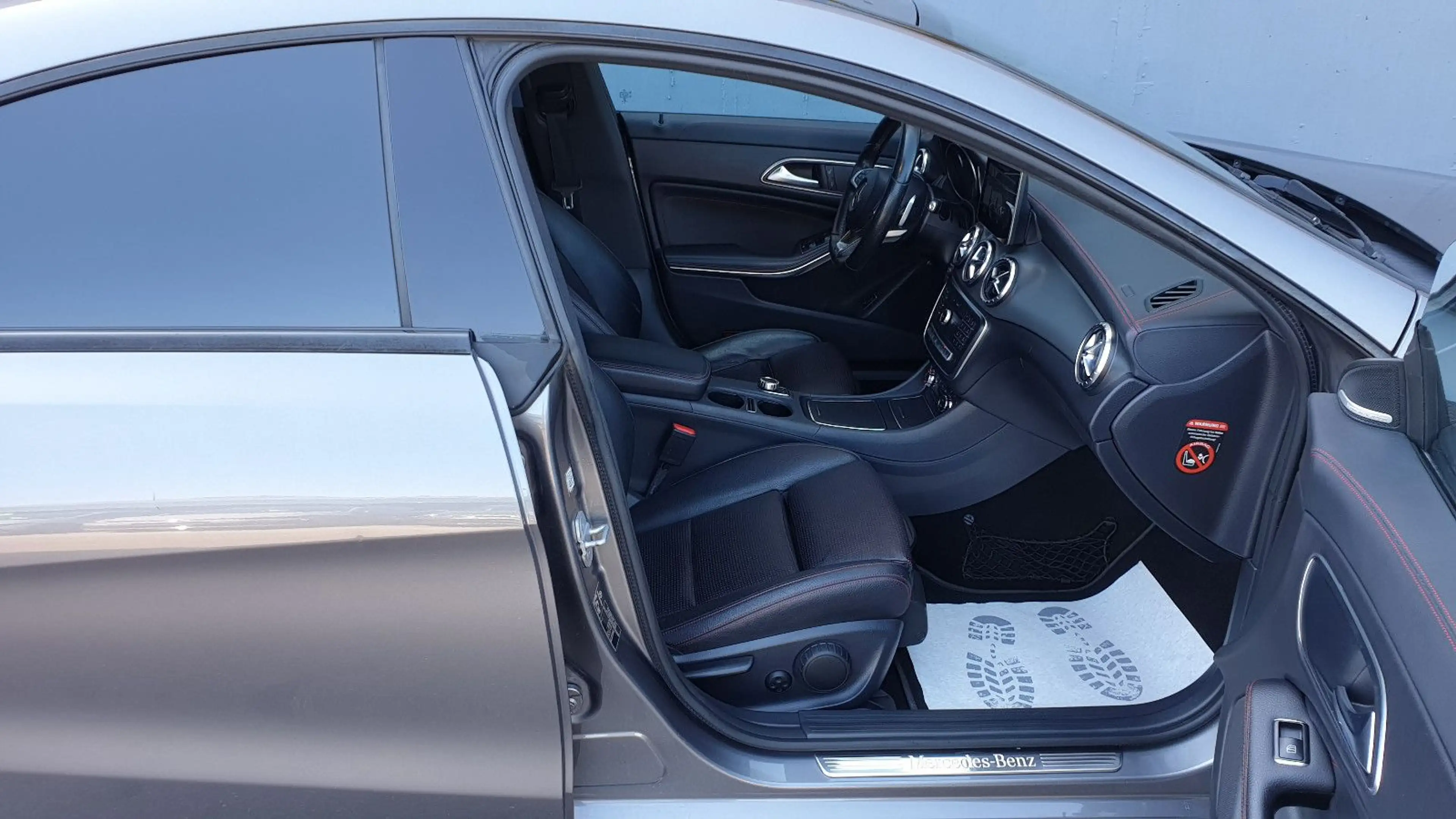 Mercedes-Benz CLA 220 d 4MATIC AMG Line Navi+/LED/Kamera — photo 7