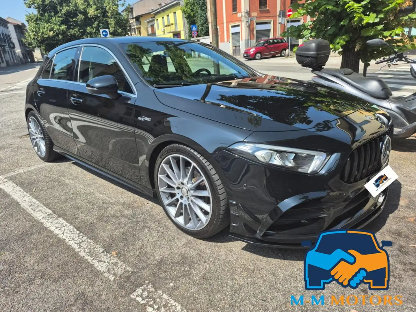 Mercedes-Benz A 200 Automatic Premium PACK AMG Černá - 2