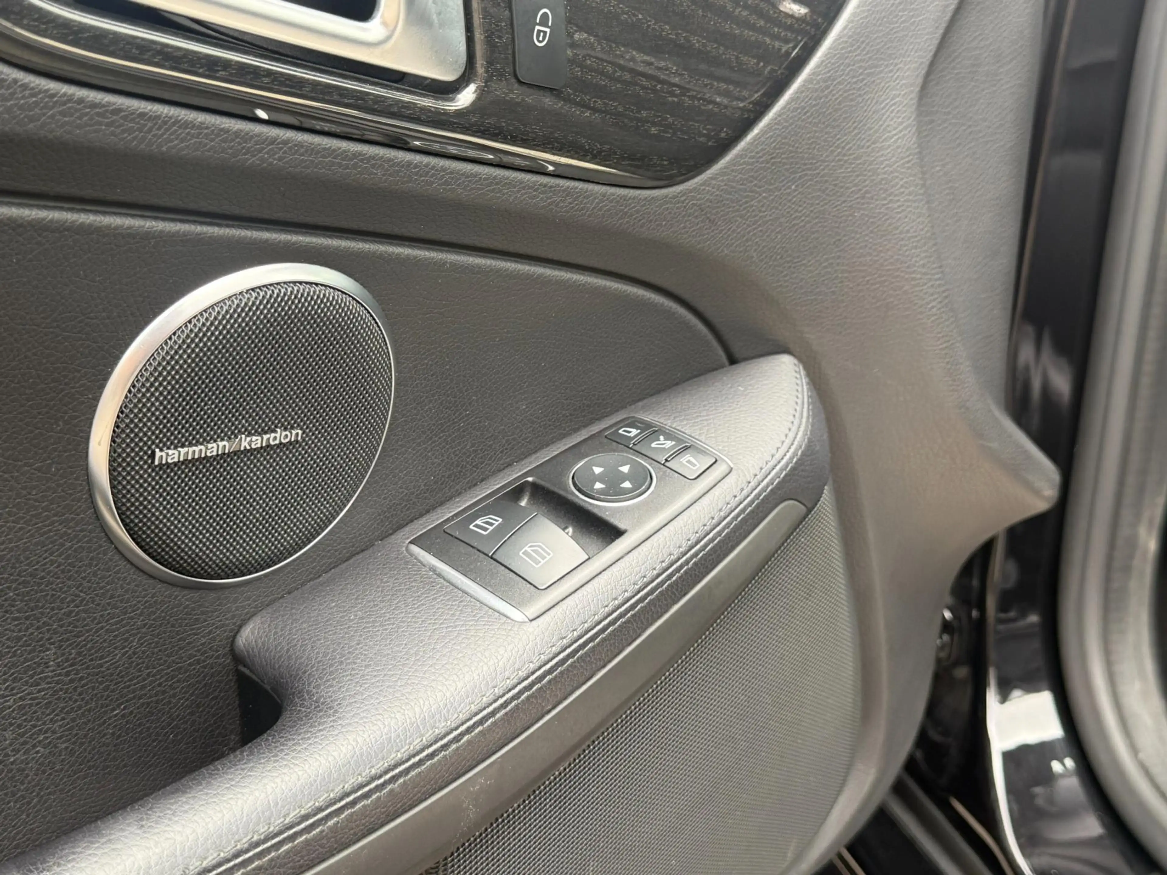 Mercedes-Benz SLK 350 AMG / HARMAN / ILS / AIRSCARF — photo 21