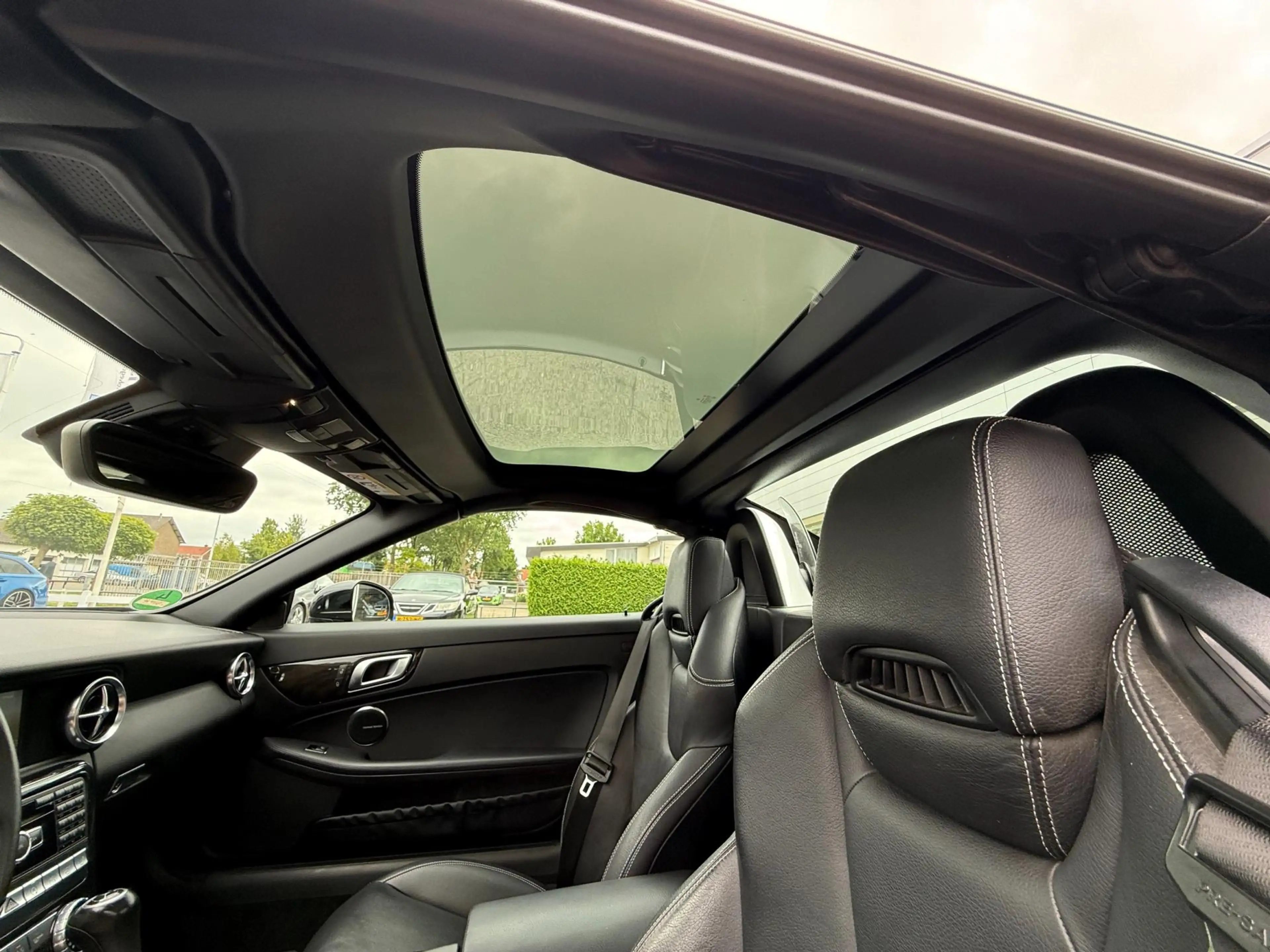 Mercedes-Benz SLK 350 AMG / HARMAN / ILS / AIRSCARF — photo 47