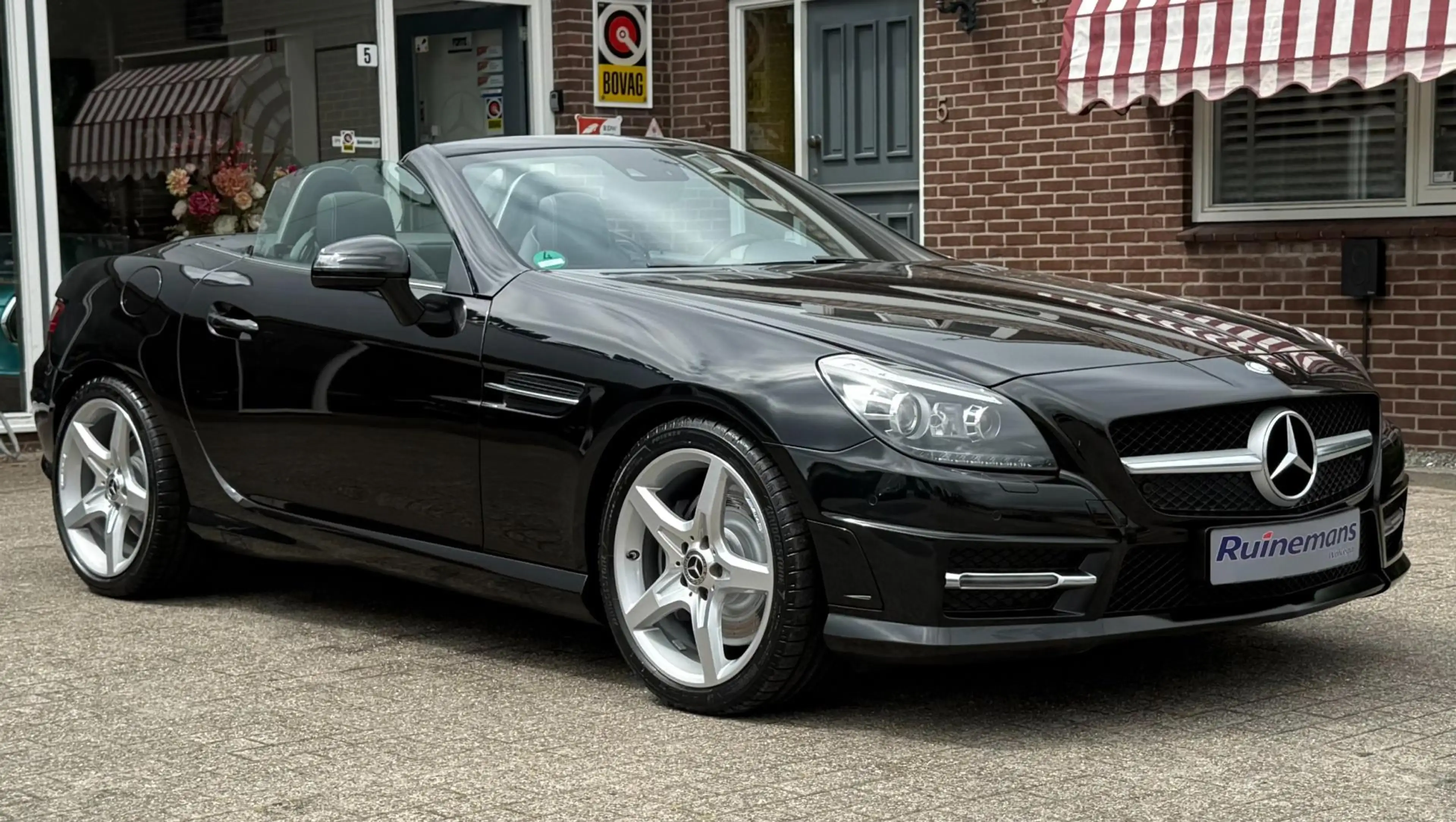 Mercedes-Benz SLK 350 AMG / HARMAN / ILS / AIRSCARF — photo 3