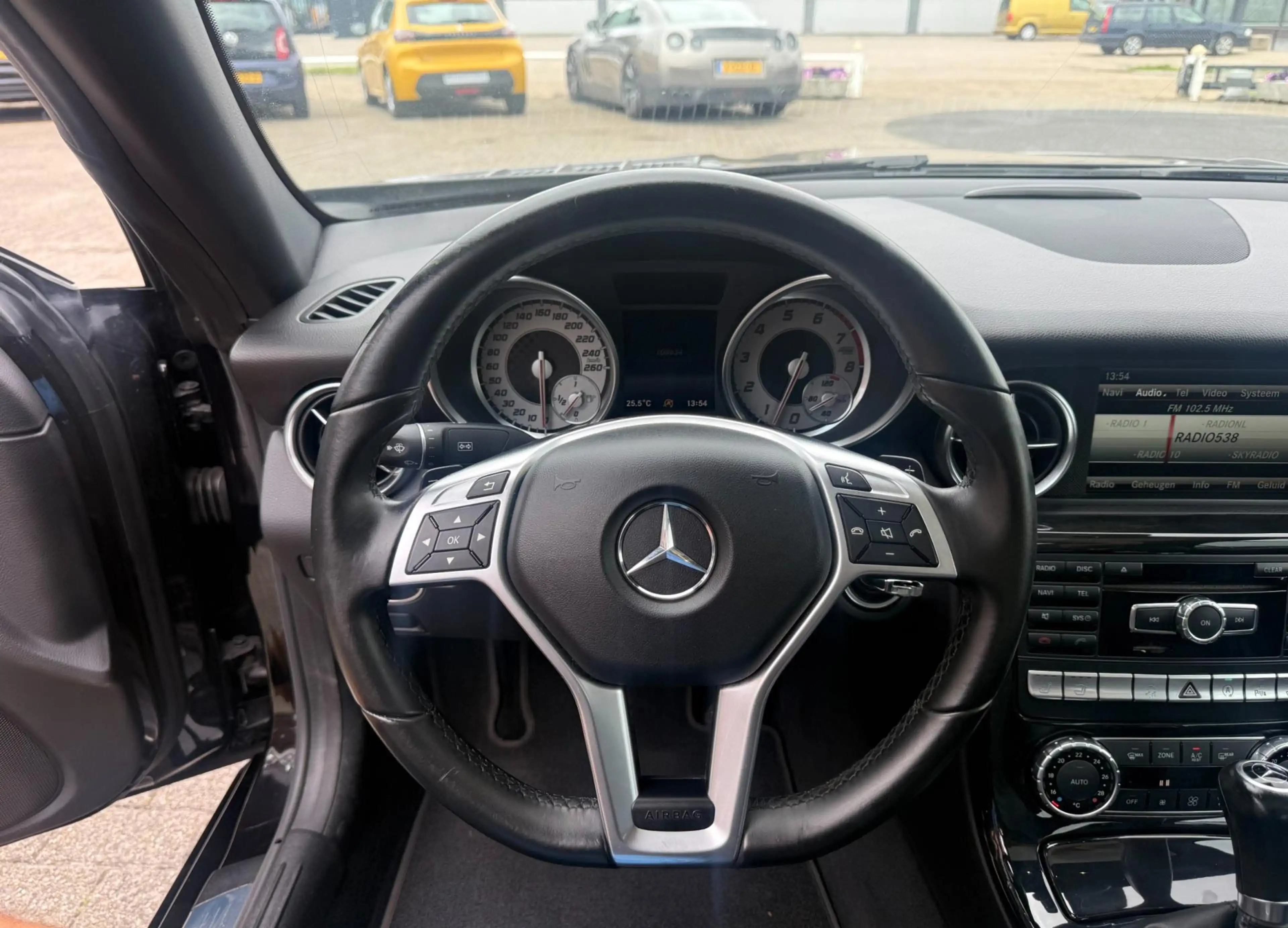 Mercedes-Benz SLK 350 AMG / HARMAN / ILS / AIRSCARF — photo 37
