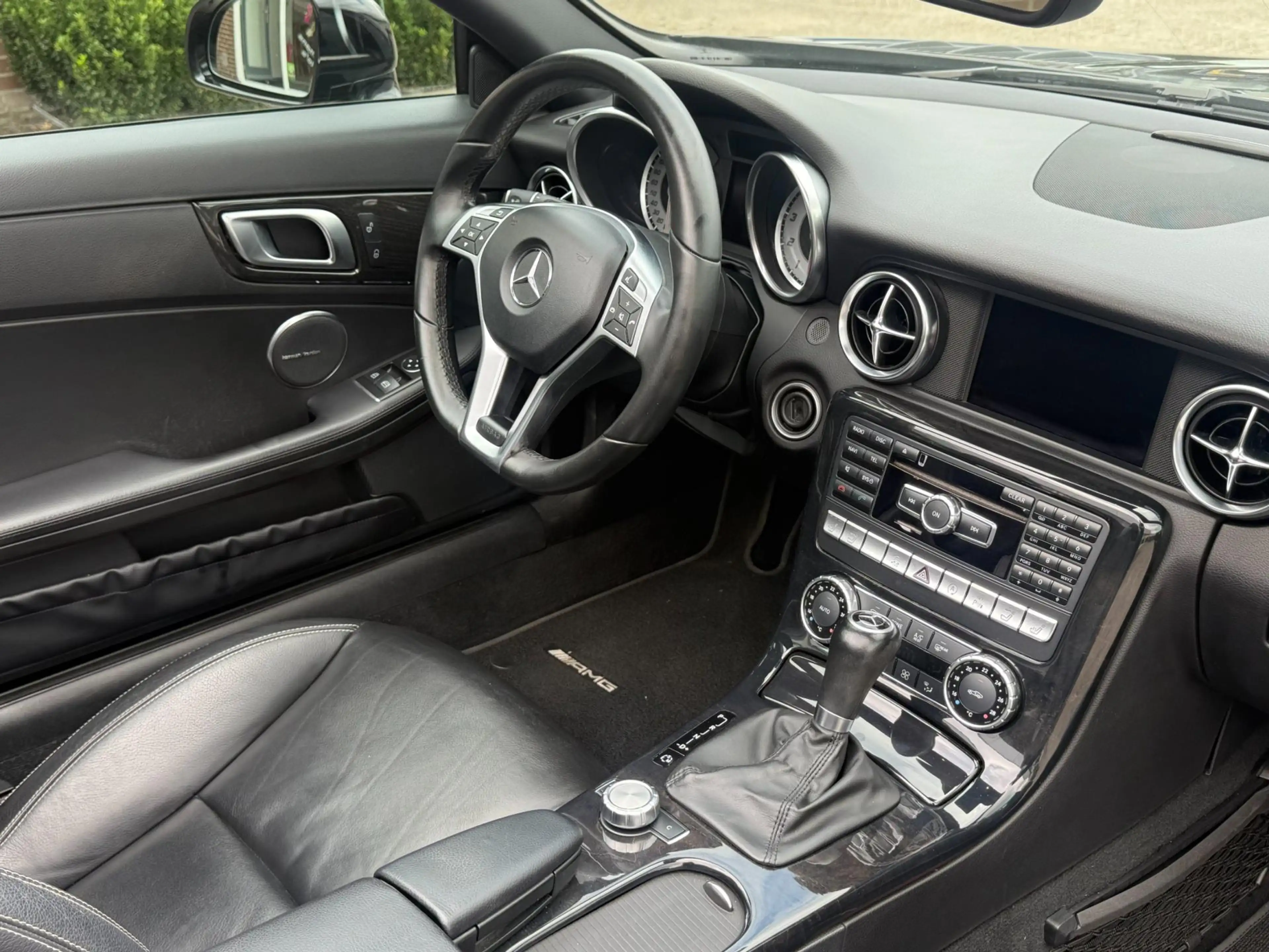 Mercedes-Benz SLK 350 AMG / HARMAN / ILS / AIRSCARF — photo 27
