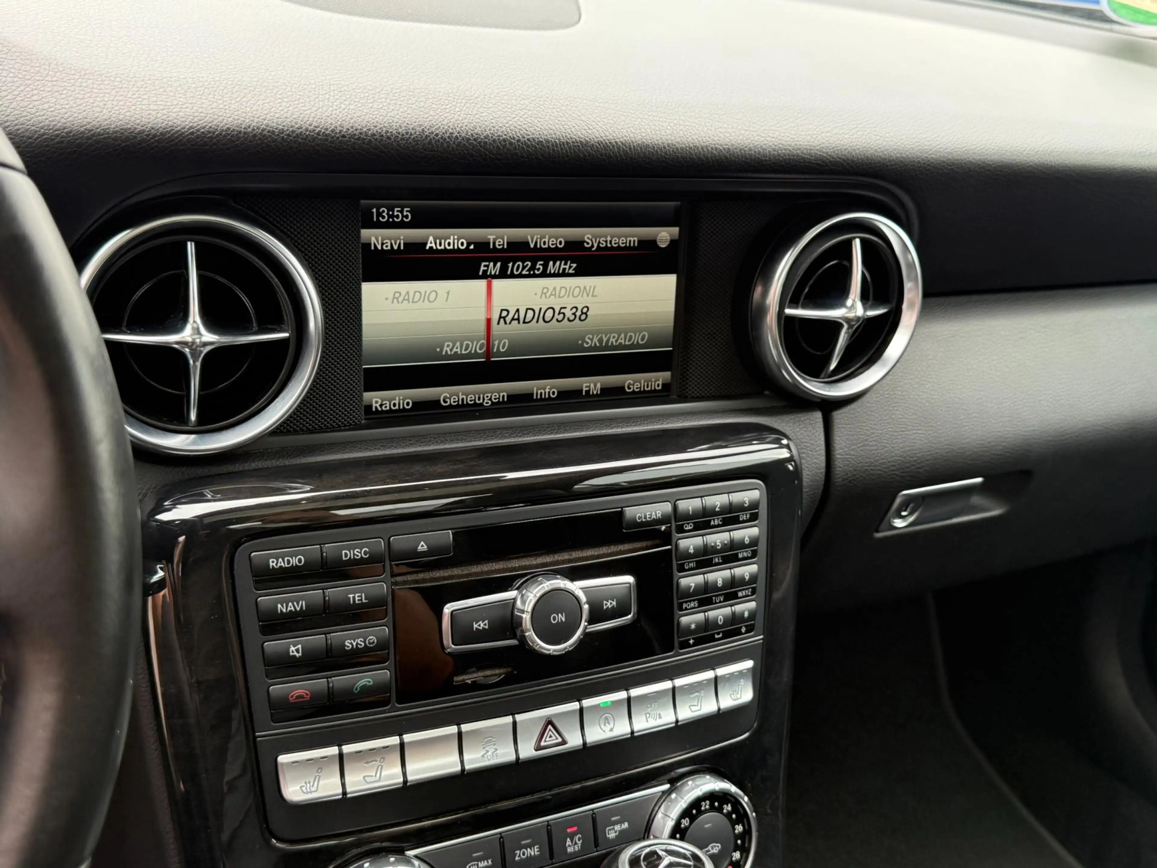 Mercedes-Benz SLK 350 AMG / HARMAN / ILS / AIRSCARF — photo 44