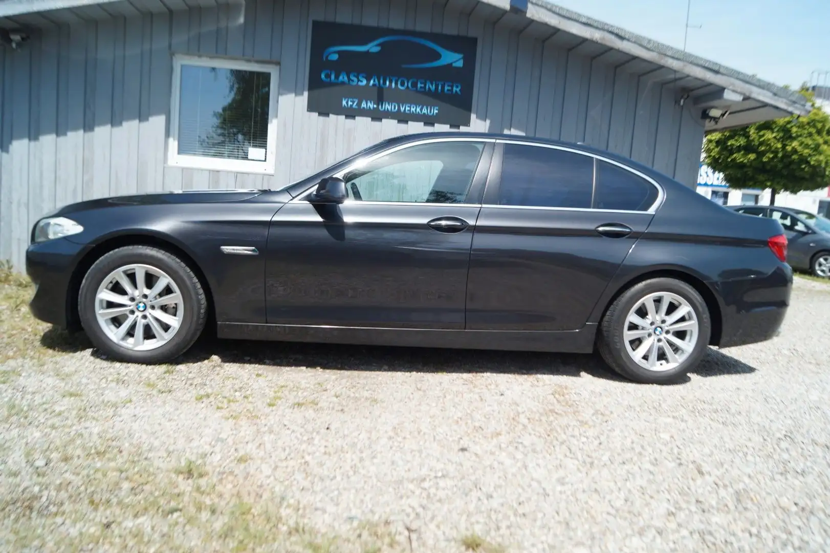 BMW 525 d Lim. |2.Hand|Navi|AHK|Bi-Xenon|Turbos neu Grau - 2