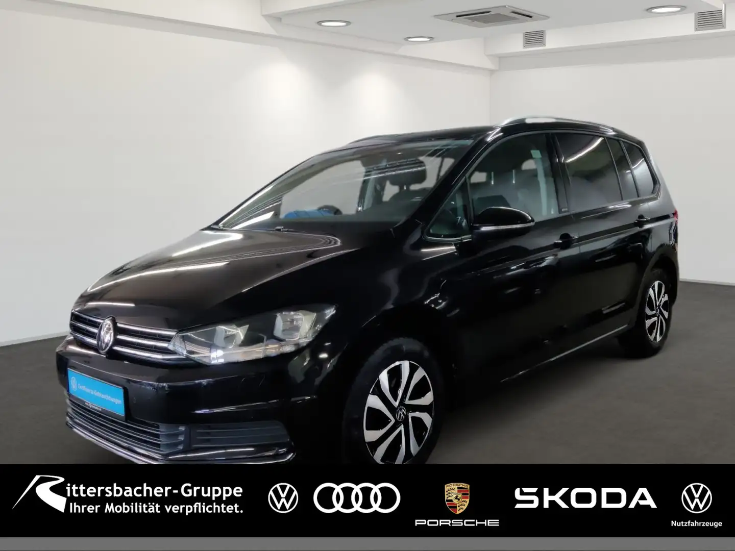 Volkswagen Touran 1.5 TSI Active Schwarz - 1