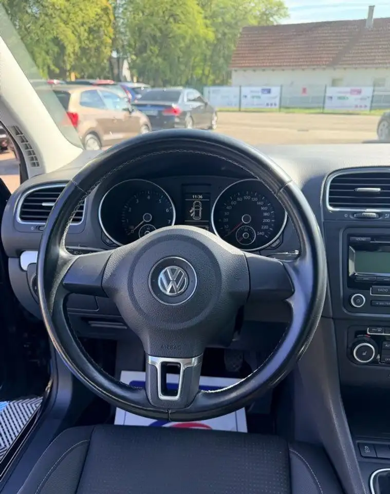 Volkswagen Golf Standard Model — photo 15