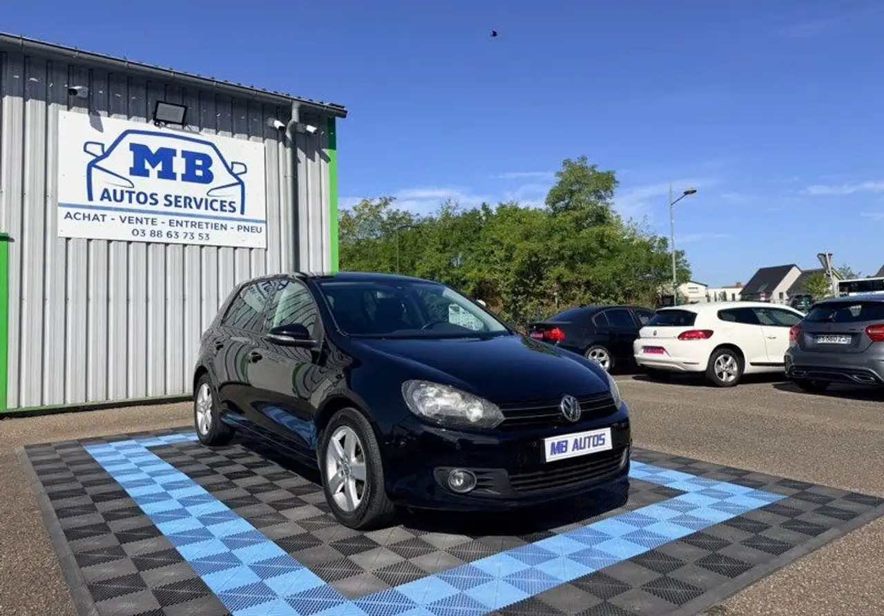 Volkswagen Golf Standard Model — photo 3