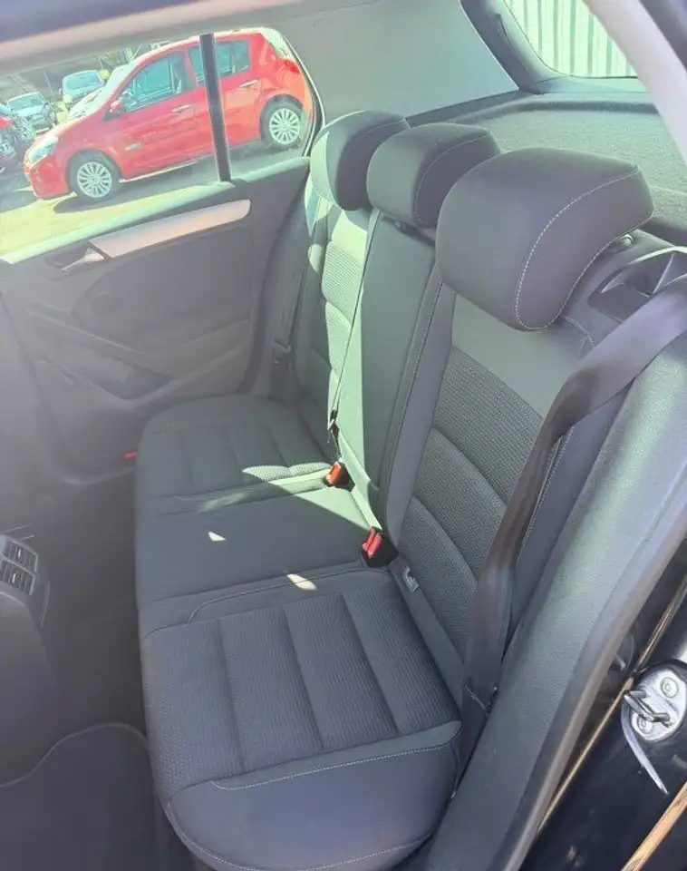 Volkswagen Golf Standard Model — photo 13