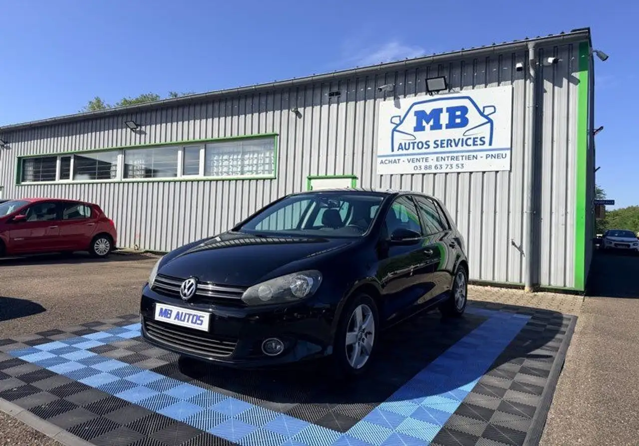 Volkswagen Golf Standard Model