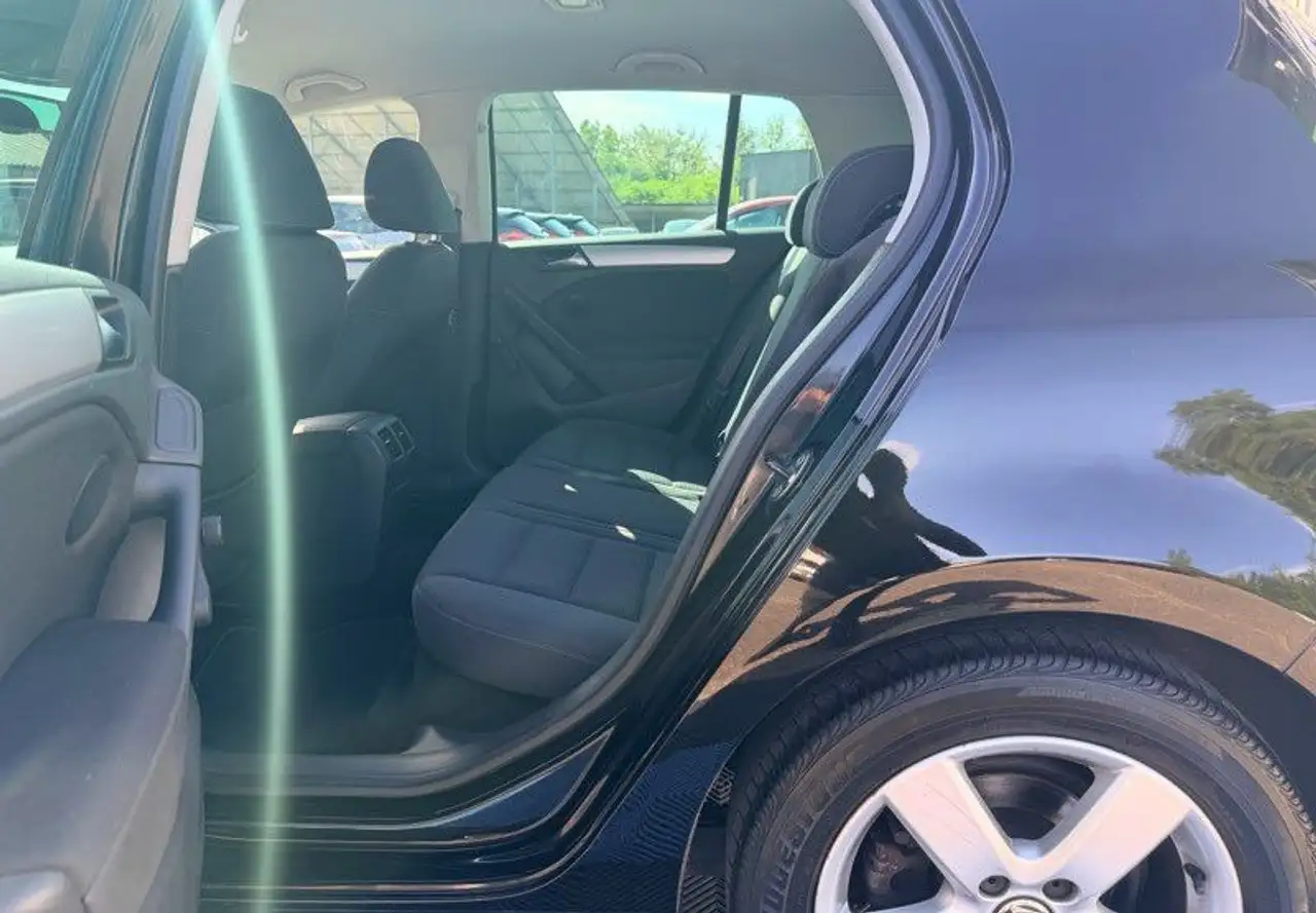 Volkswagen Golf Standard Model — photo 12