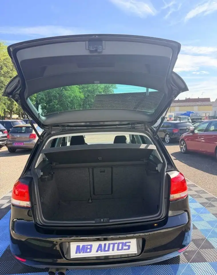 Volkswagen Golf Standard Model — photo 9