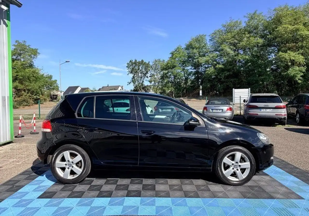 Volkswagen Golf Standard Model — photo 4