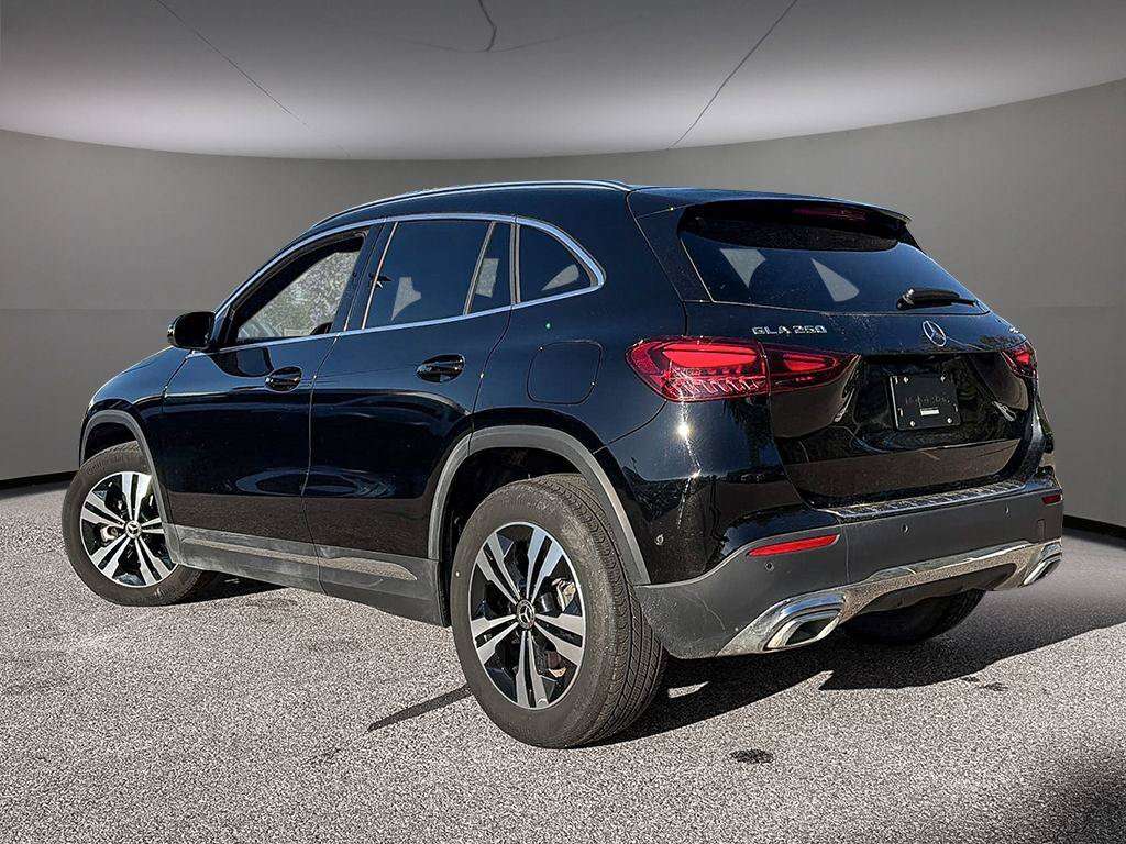 2026 Mercedes-Benz GLA Pano Sunroof PKG | Leather PKG | 4MATIC — photo 5