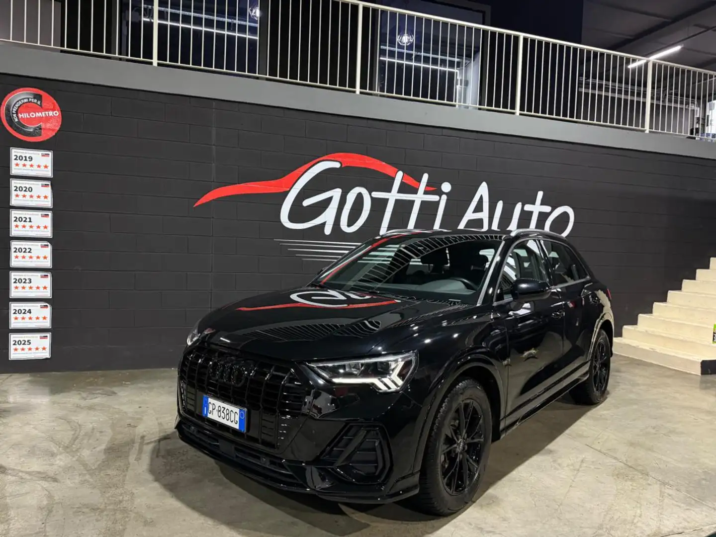 Audi Q3 35 TFSI SLINE TOTAL BLACK SEDILI SPORTIVI Noir - 1