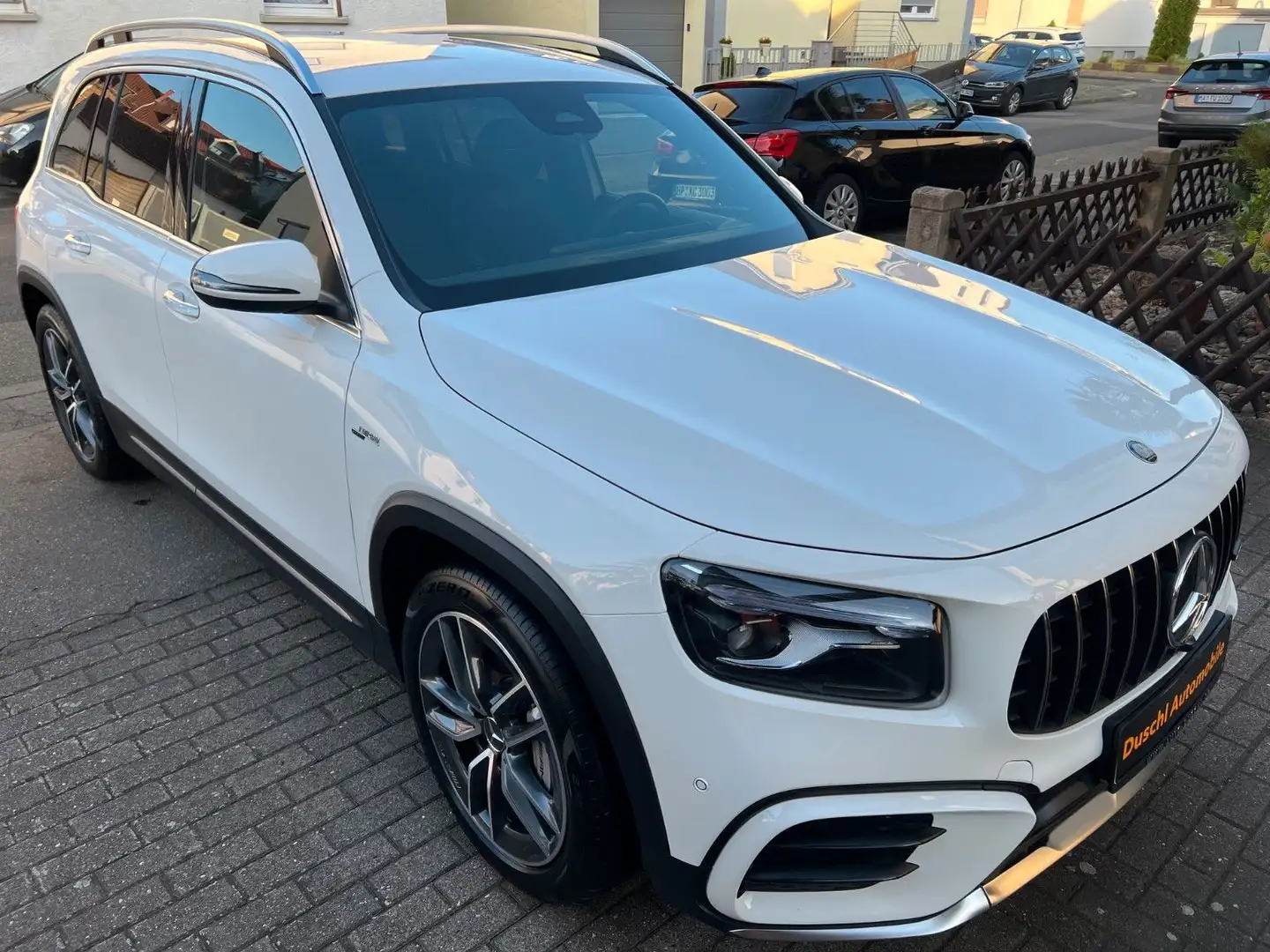 Mercedes-Benz GLB 35 AMG 4M FACELIFT! TOTWINKEL! KEYLESS! Weiß - 2