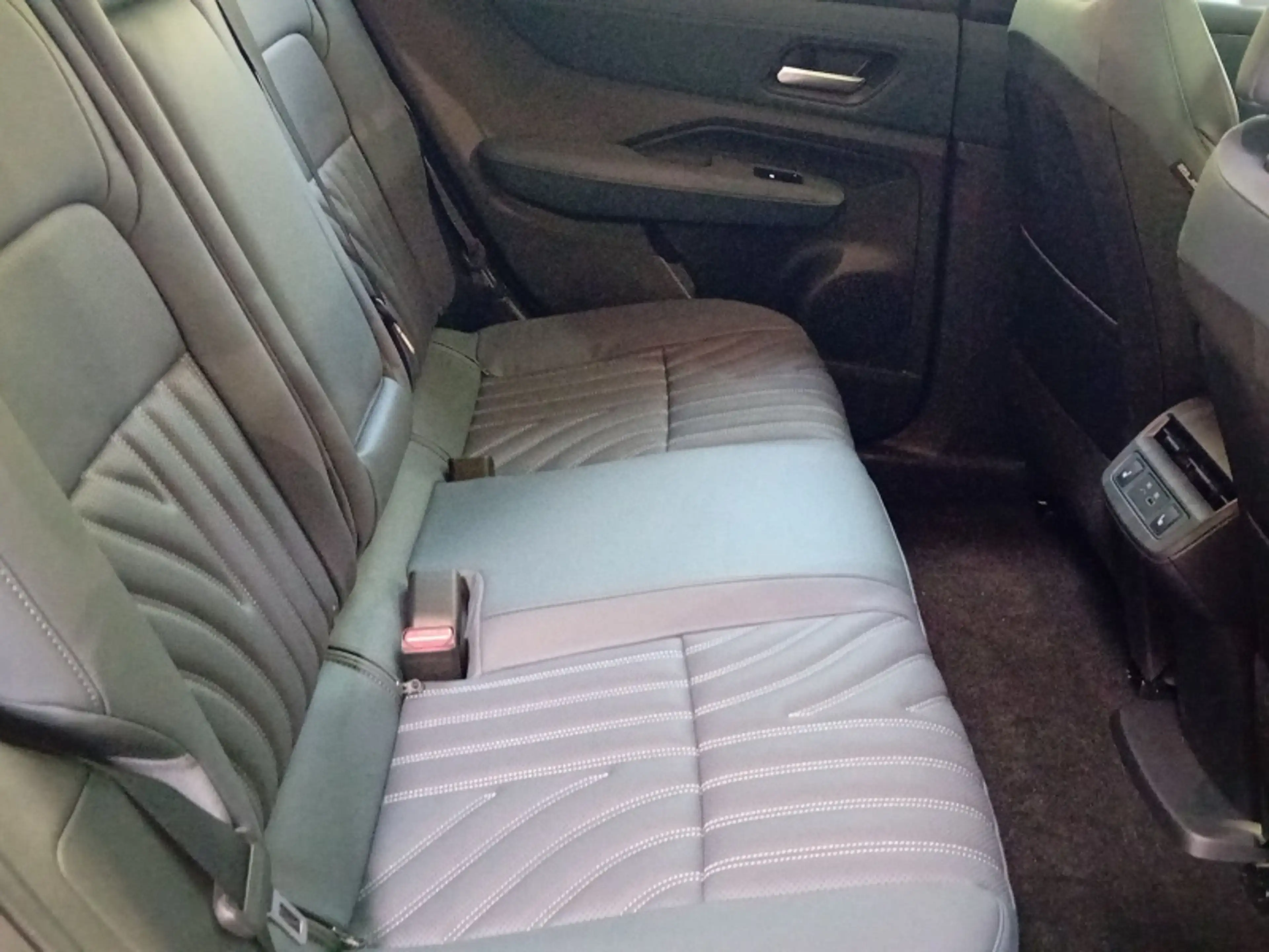 Nissan Ariya ARIYA Evolve Pack 87 kWh 242 PS 2WD — photo 10