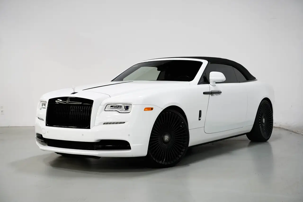 Rolls-Royce Dawn снимка Rolls-Royce Dawn
