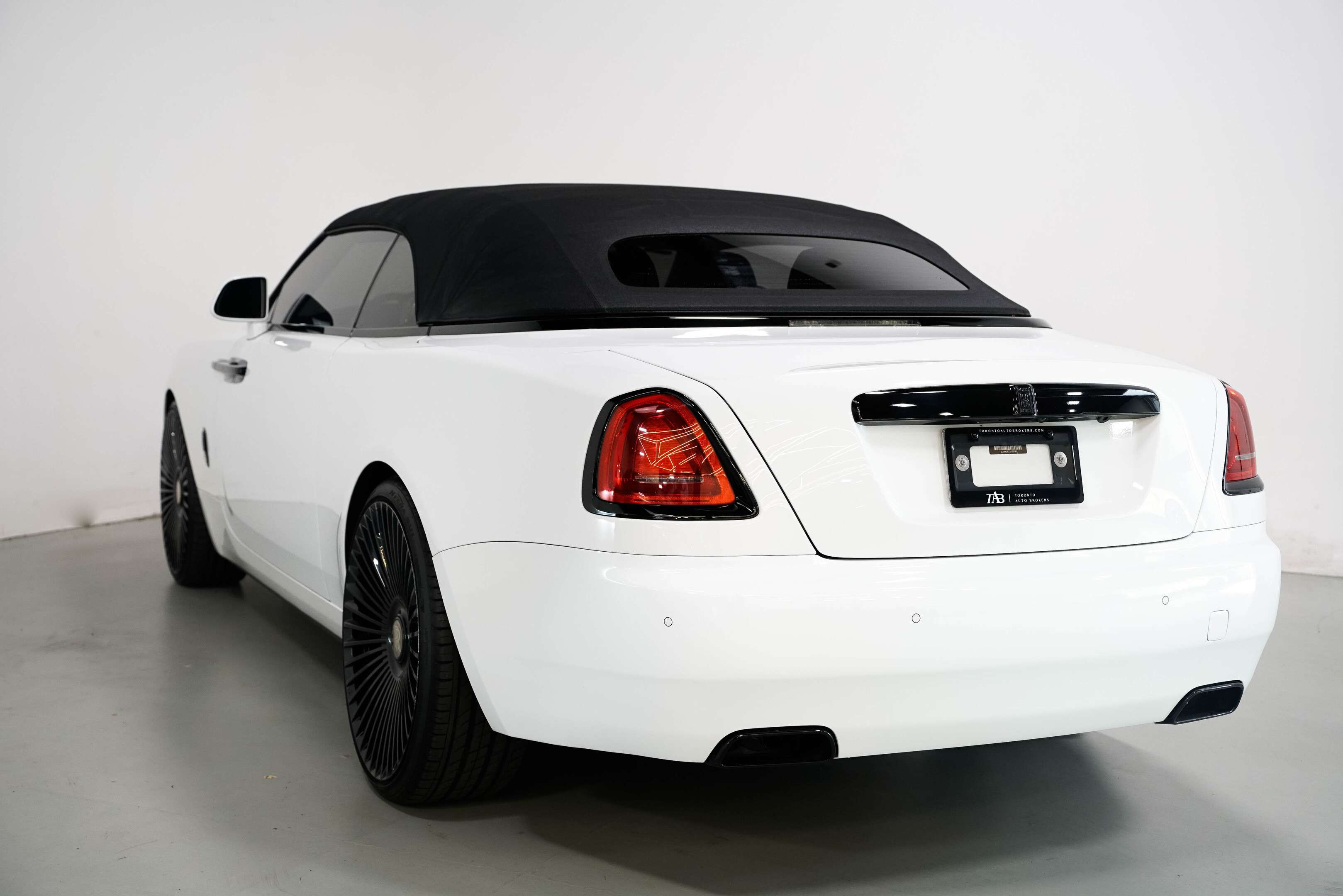 used 2016 Rolls-Royce Dawn car, priced at $269,900