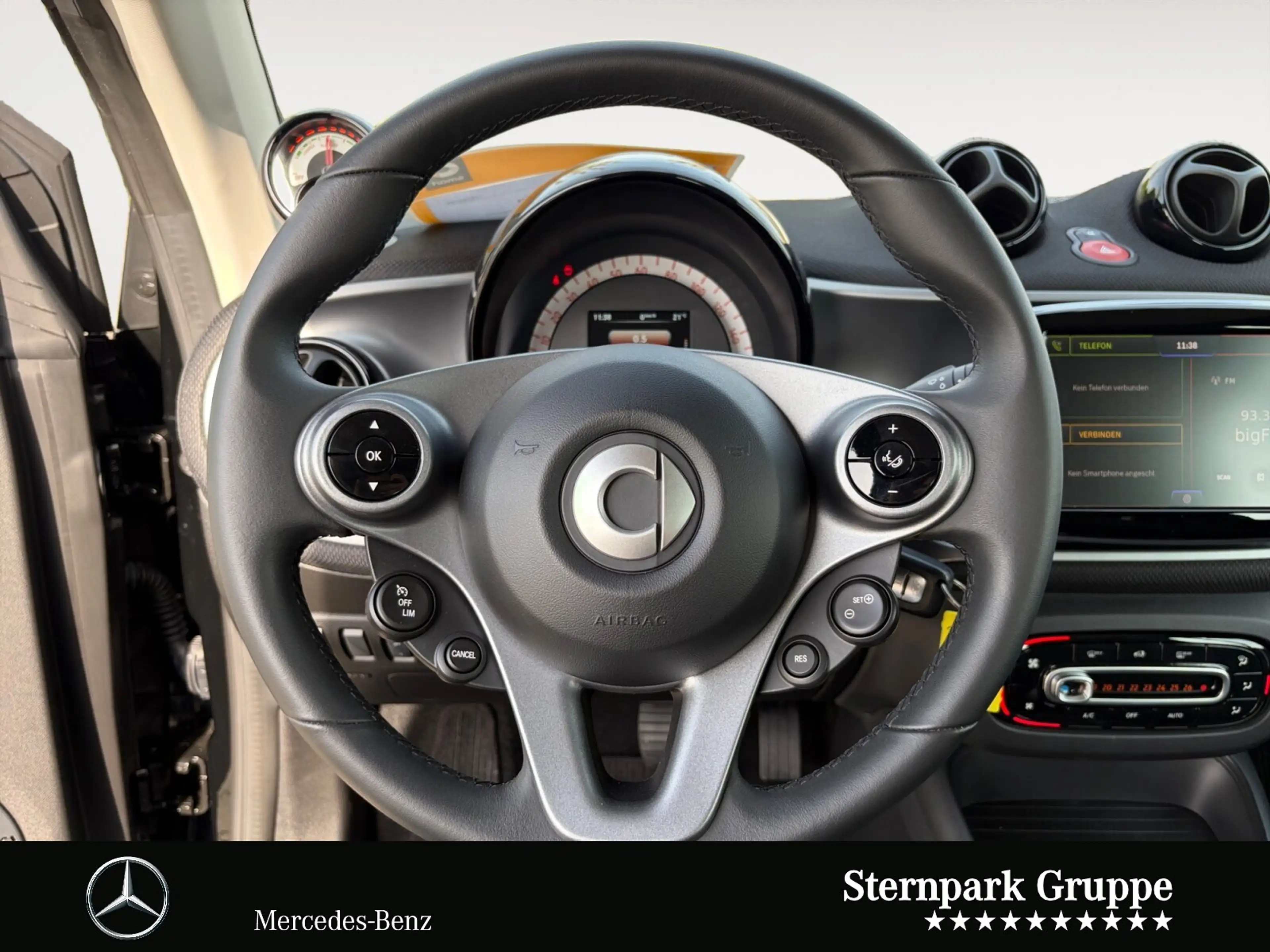 smart forTwo EQ fortwo passion cabrio 22KW*ADVANCED*NAVI*PTS — photo 12