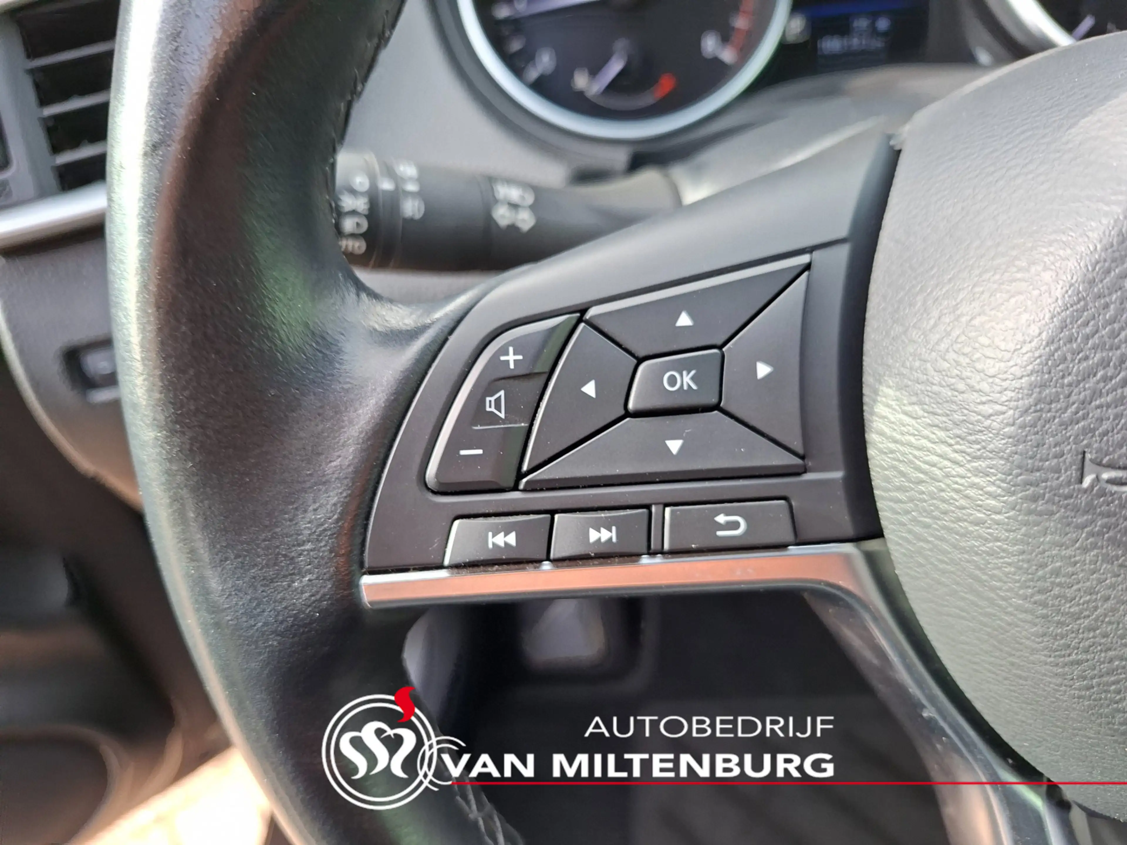 Nissan Qashqai 1.3 DIG-T Business Ed. Clima 360 Camera Stoelverwa — photo 12