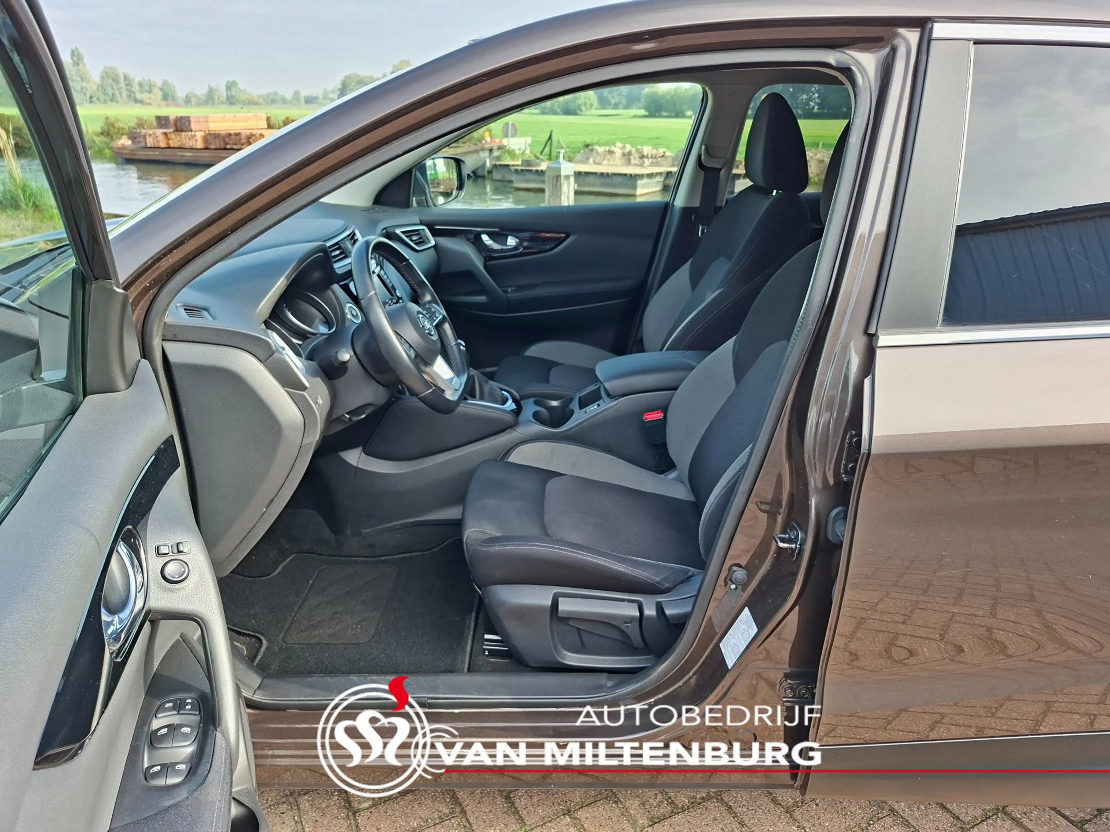 Nissan Qashqai 1.3 DIG-T Business Ed. Clima 360 Camera Stoelverwa — photo 4