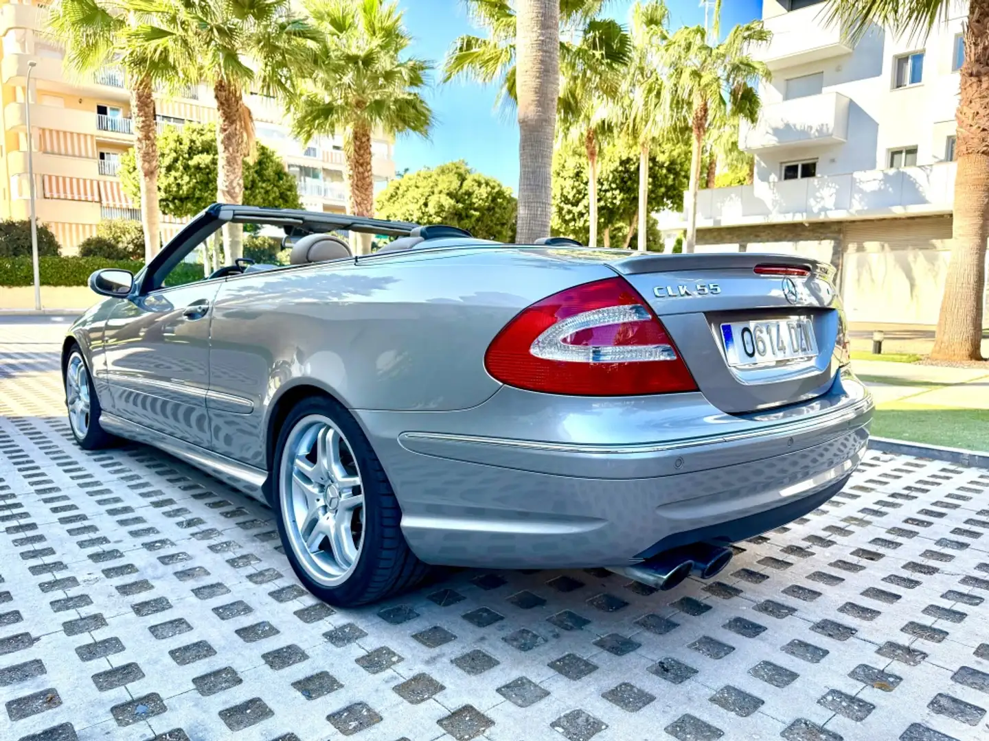 Mercedes-Benz CLK 200 Cabrio 55 AMG Aut. Gris - 2