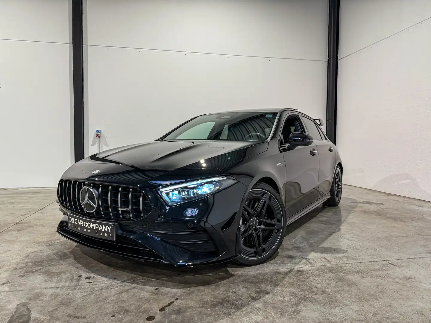 Mercedes-Benz A 35 AMG Aerodynamic | Pano | Camera | Keyless Noir - 1