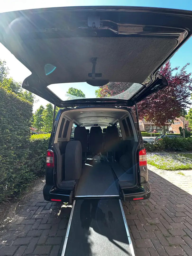 Volkswagen T5 2.5 TDI (96 KW) rolstoelbus Zwart - 1