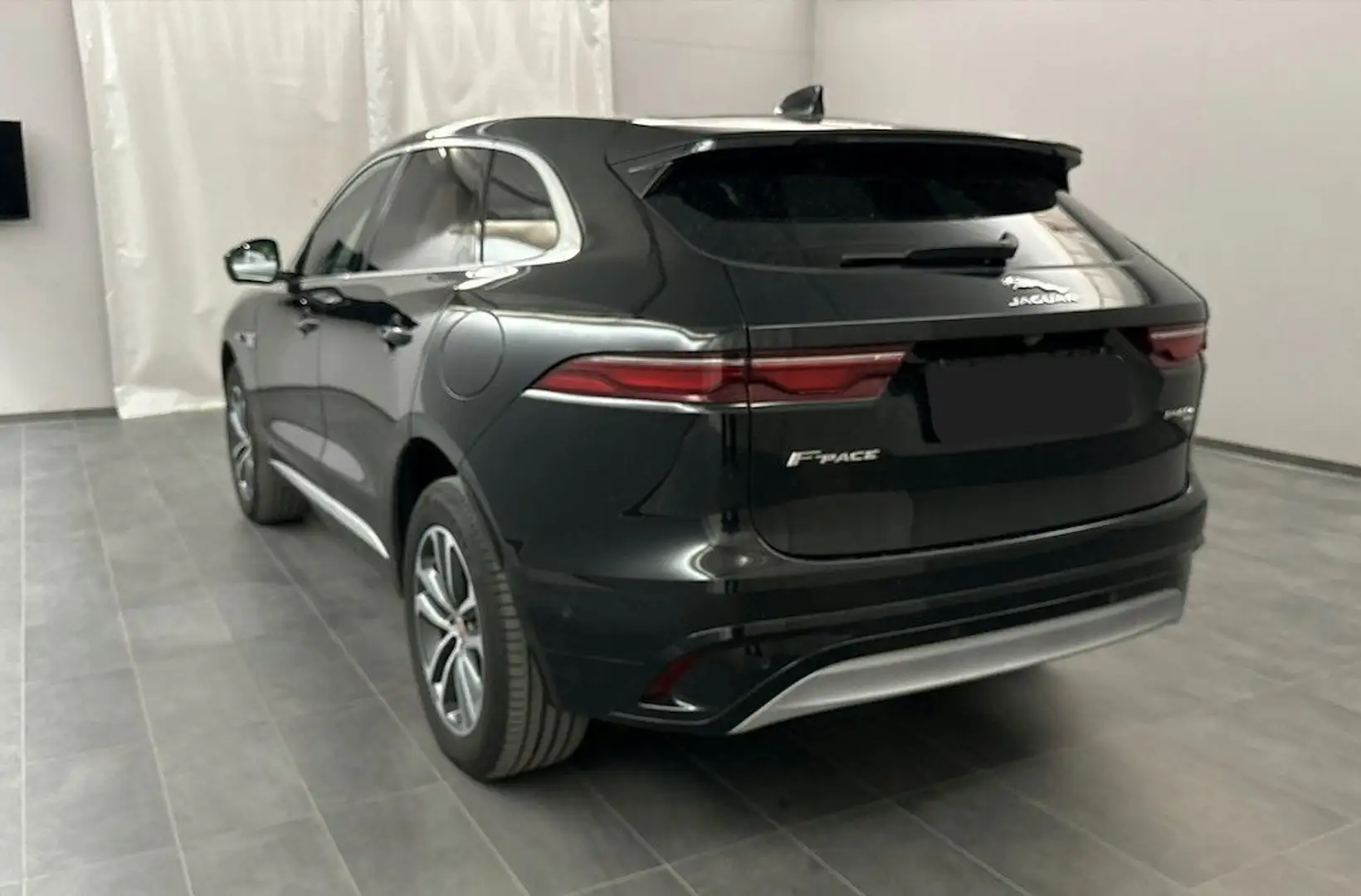 Jaguar F-Pace F-PACE P400e AWD*Panorama*Meridian*Surround-Kam* Schwarz - 2