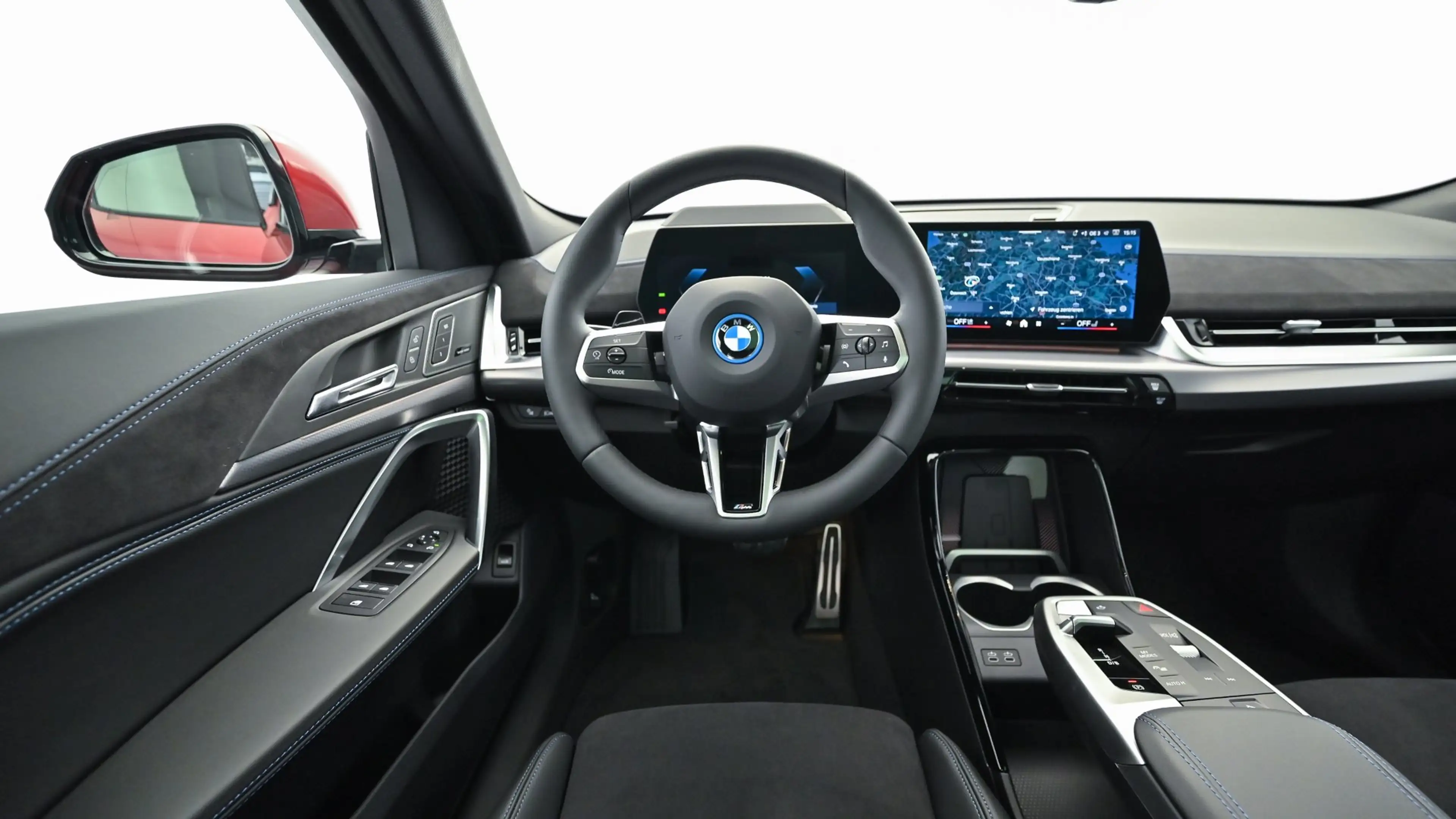 BMW iX2 xDrive30 *M-Paket Pro/AHK/Pano/Innovationspaket/H&K Sound/Head-Up/360°/DA-Prof./Adapt. LED* — photo 15