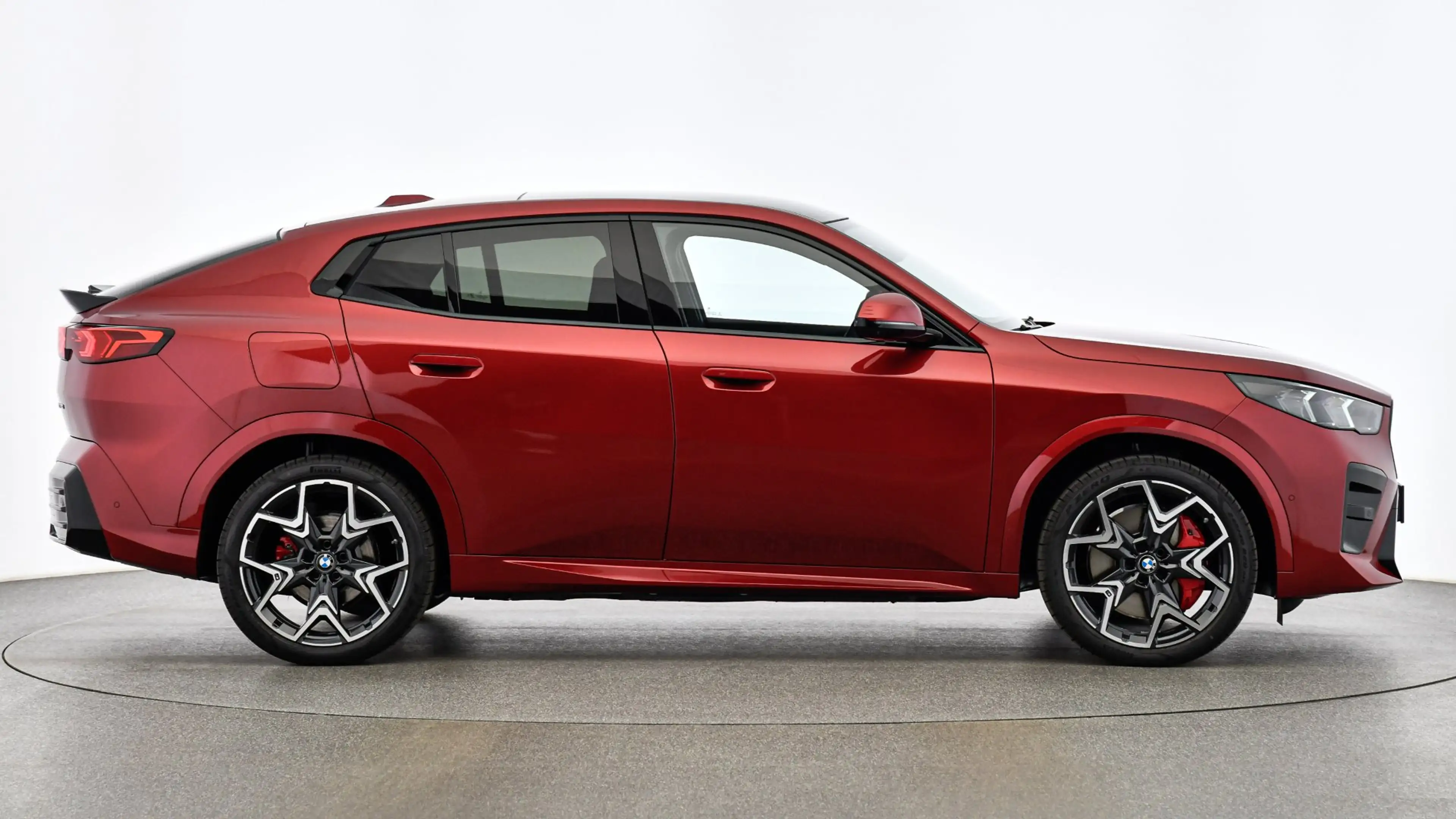 BMW iX2 xDrive30 *M-Paket Pro/AHK/Pano/Innovationspaket/H&K Sound/Head-Up/360°/DA-Prof./Adapt. LED* — photo 9