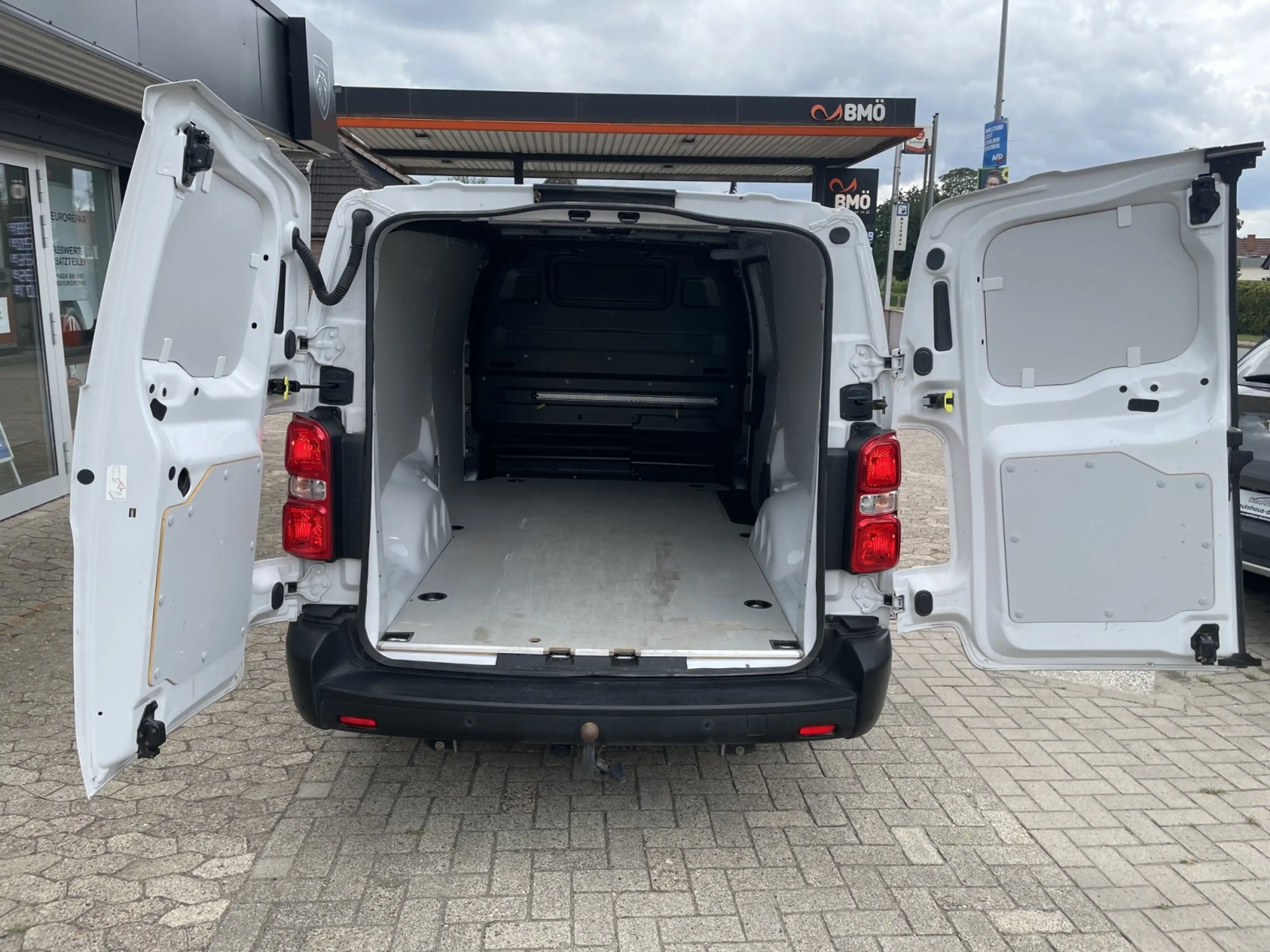 Peugeot Expert 2.0 BlueHDi 145 L3 — photo 6