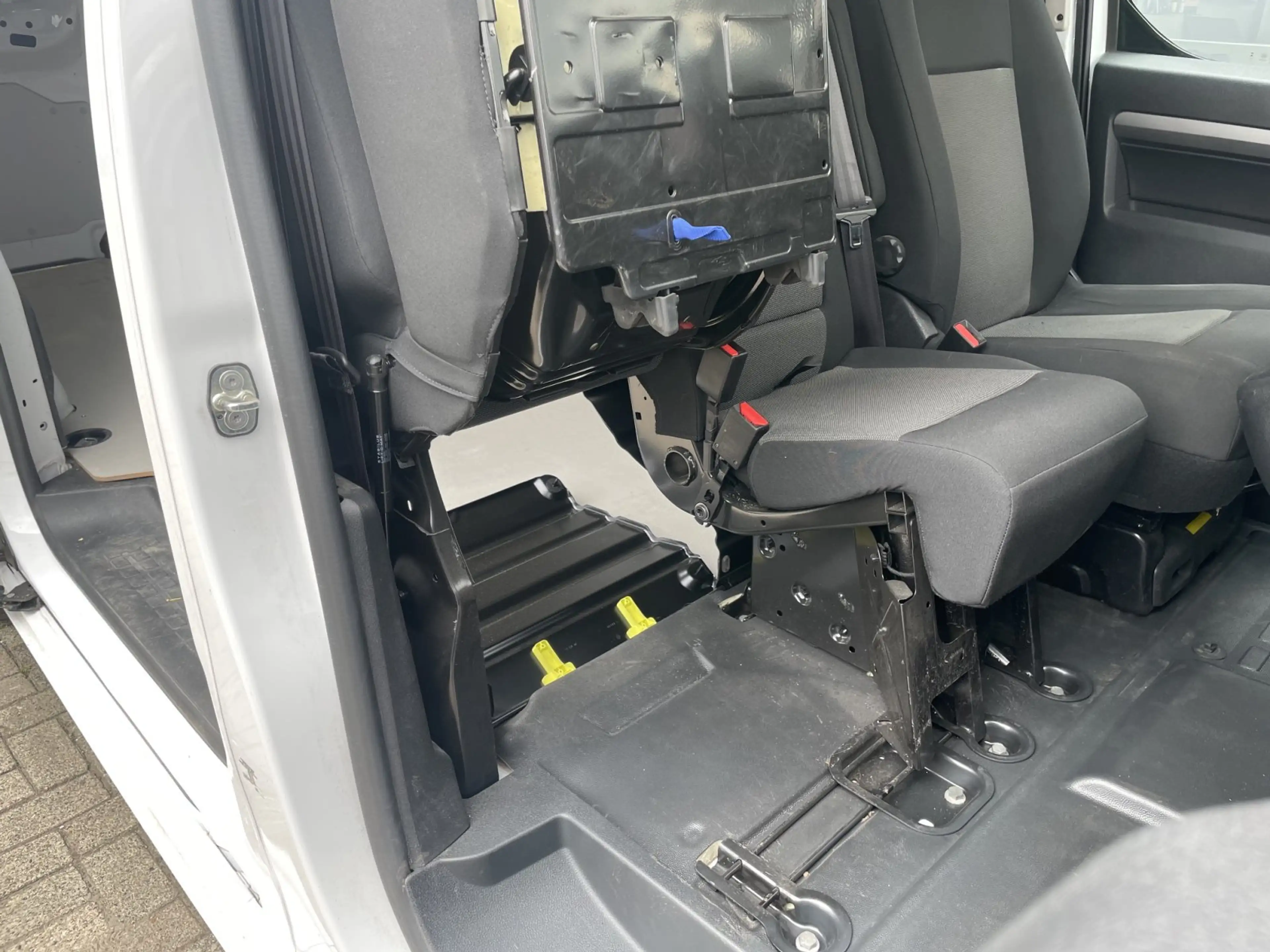 Peugeot Expert 2.0 BlueHDi 145 L3 — photo 10