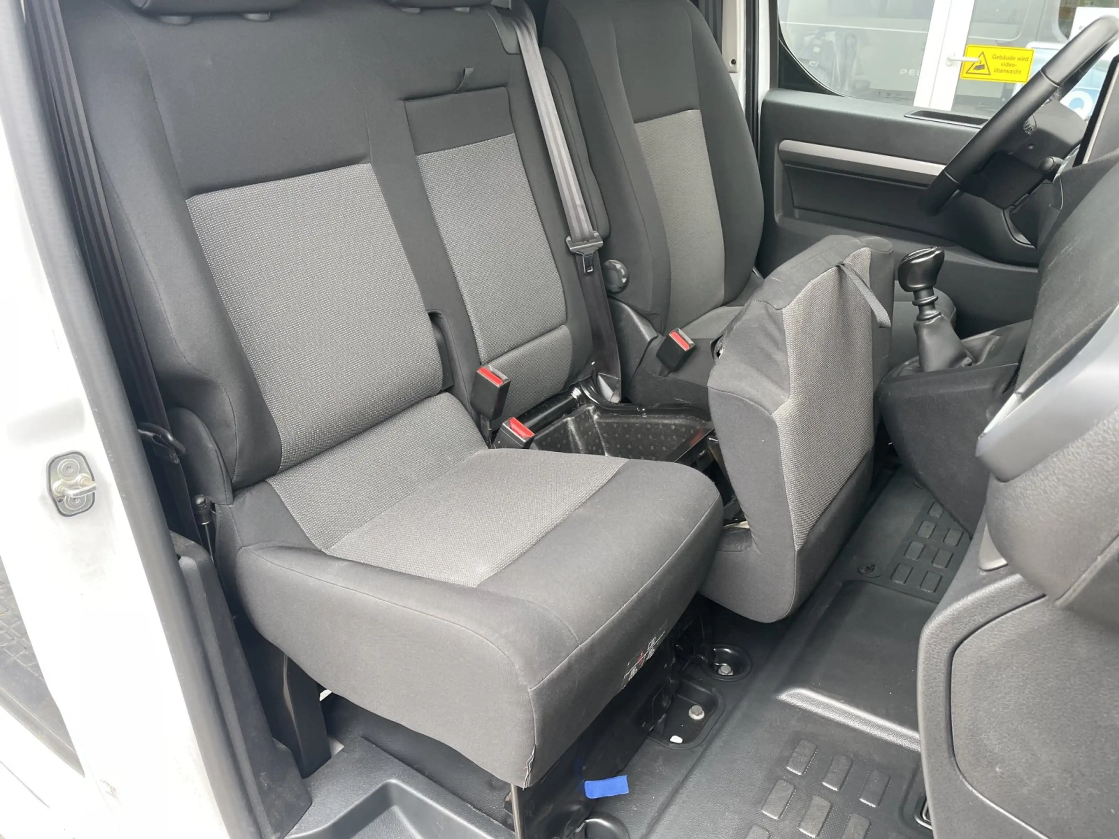 Peugeot Expert 2.0 BlueHDi 145 L3 — photo 9