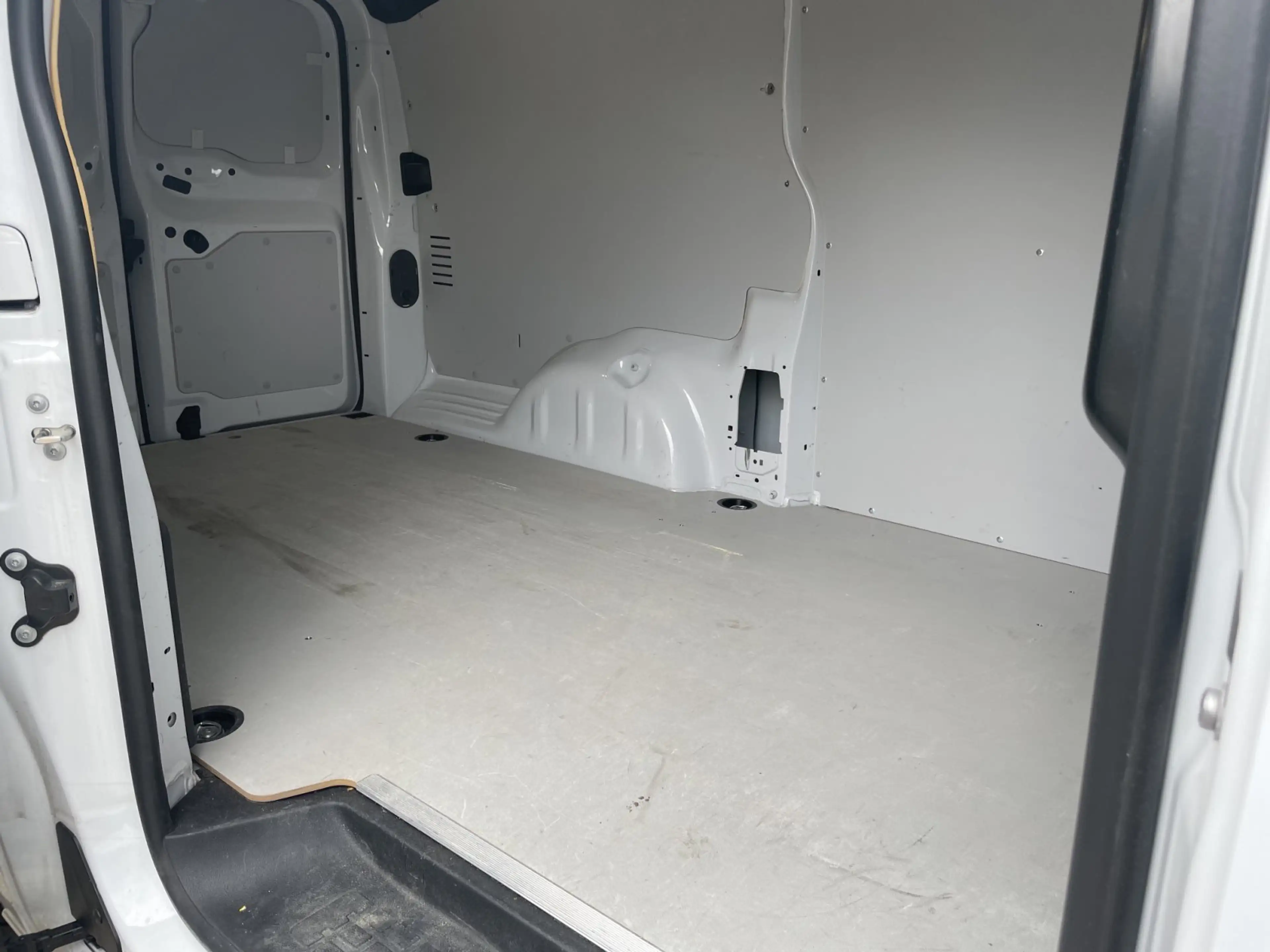 Peugeot Expert 2.0 BlueHDi 145 L3 — photo 8