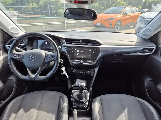 Opel Corsa view 8