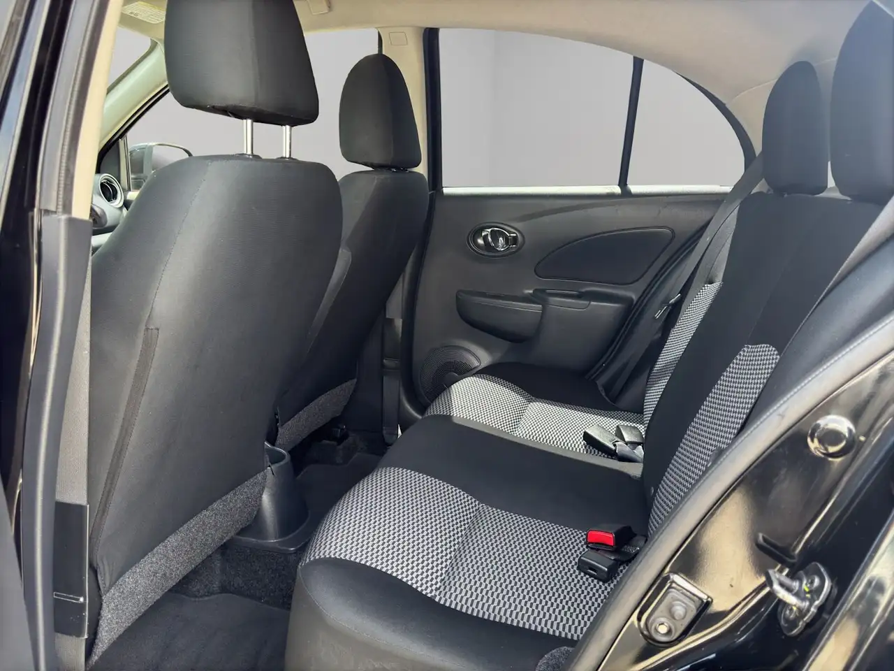 Nissan Micra снимка Nissan Micra