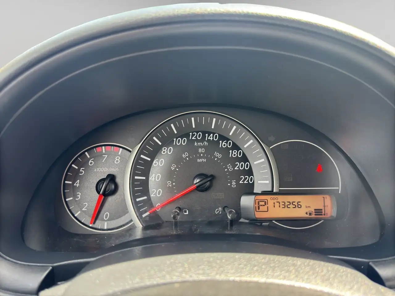 Nissan Micra снимка Nissan Micra