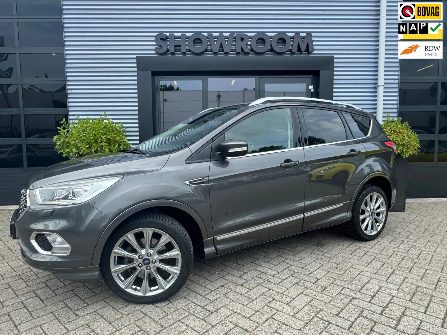 Ford Kuga 1.5 EcoBoost Vignale Automaat|Leer|Apple Carpley|C Šedá - 1