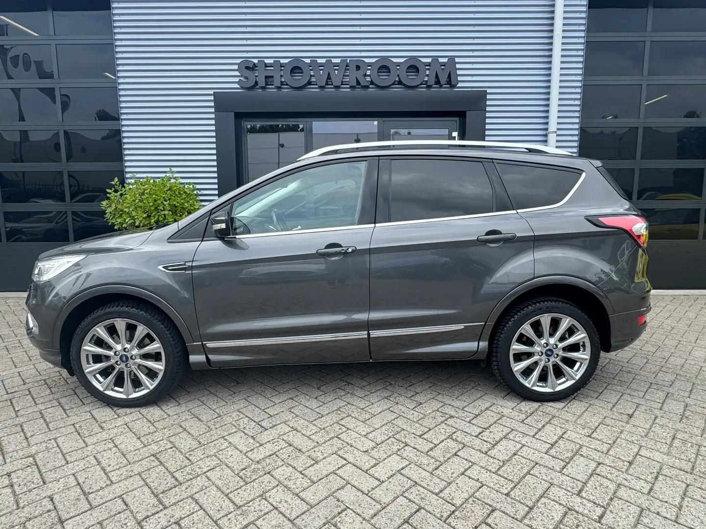 Ford Kuga 1.5 EcoBoost Vignale Automaat|Leer|Apple Carpley|C Šedá - 2