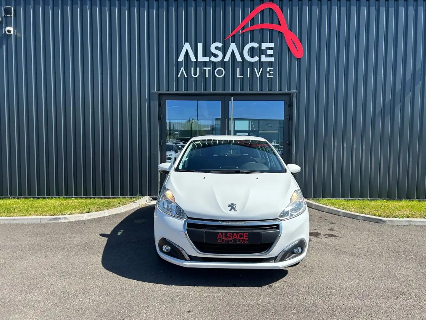 Peugeot 208 SOCIETE 1.6 BlueHDi 100CH Premium Pack - 6 908 HT  Белый - 2