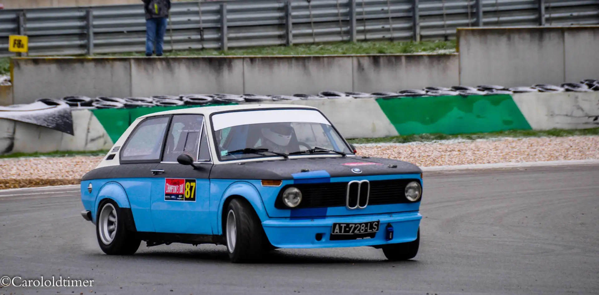 BMW 2002 touring - 1