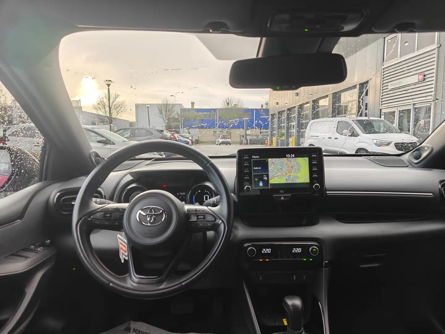 Toyota Yaris 1.5 HYBRID EXECUTIVE Toyota Yaris 1.5 Hybrid Execu Rouge - 2