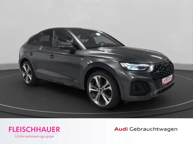 Audi Q5 view 9