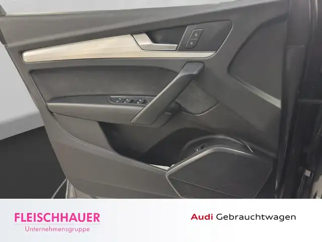 Audi Q5 view 13