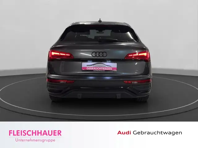 Audi Q5 view 6
