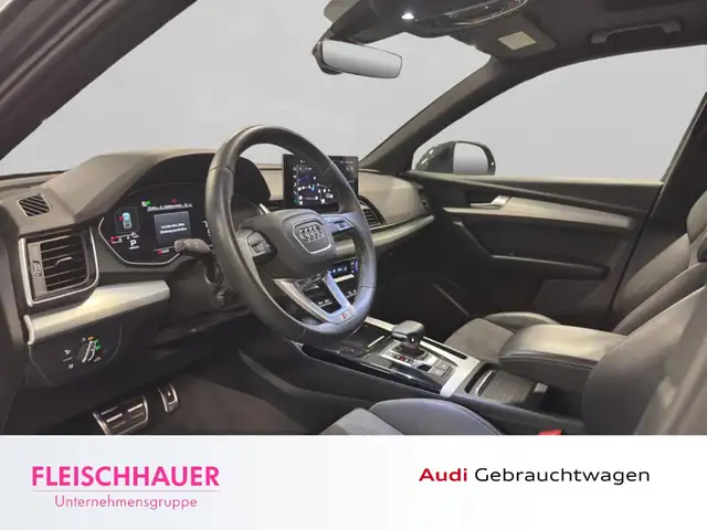 Audi Q5 view 10
