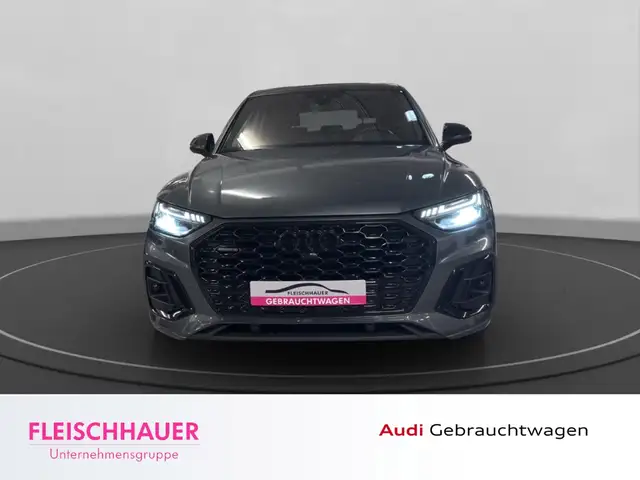 Audi Q5 view 2