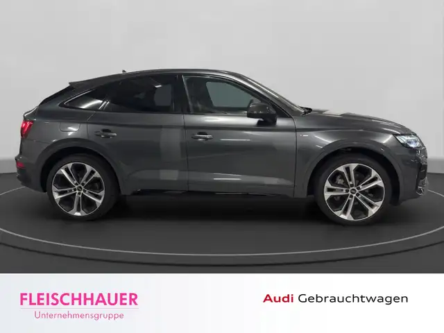 Audi Q5 view 8